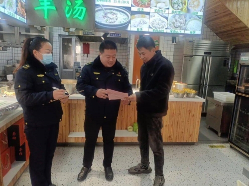 小營街道市場監管所開展餐飲油煙專項整治