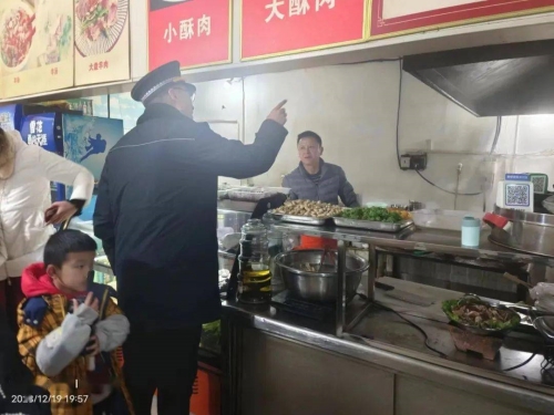 尉氏縣環委會開展餐飲油煙專項整治行動