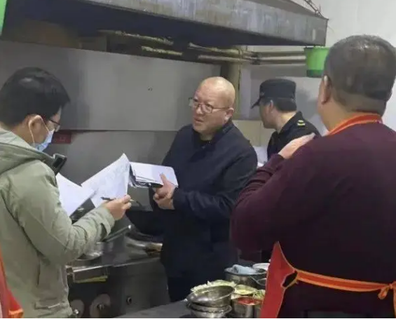 襄汾住建局開展餐飲油煙專項整治行動