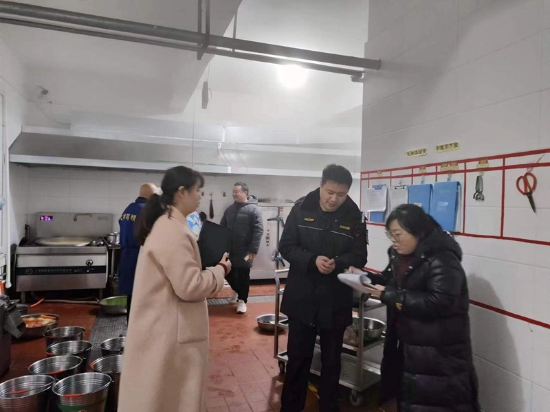 前程辦事處開展轄區內餐飲飯店巡查檢測
