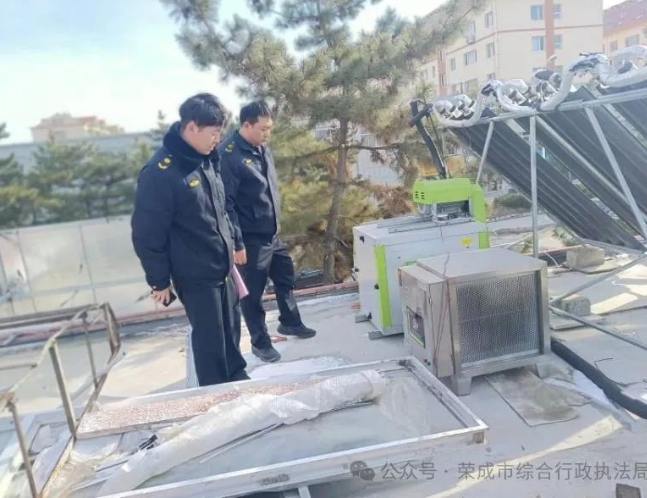 榮成市綜合行政執法局開展節前餐飲油煙綜合整治