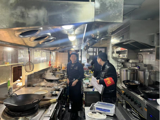 天鵝湖社區開展餐飲油煙排查整治