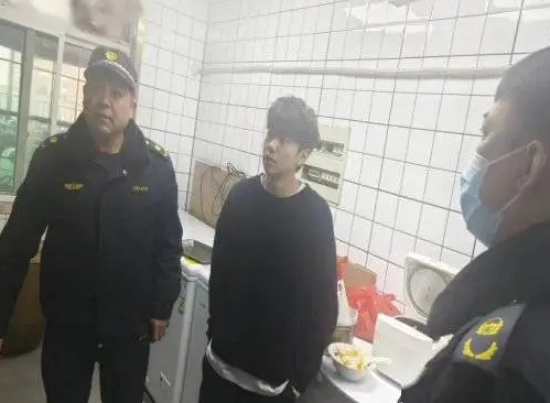 濟南市天橋區無影山街道城管委開展油煙排放專項檢查行動