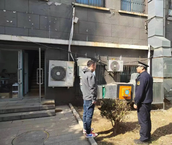 金家嶺綜合行政執法中隊開展餐飲油煙執法檢查