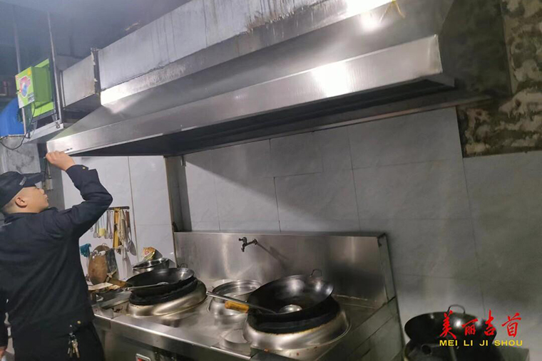 鎮溪大隊開展餐飲門店油煙凈化設施摸排工作