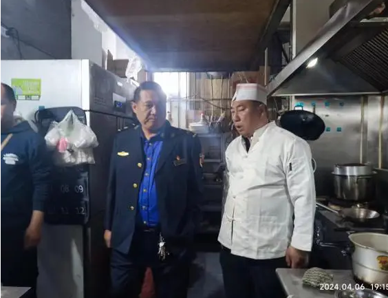 梁苑街道辦事處開展餐飲油煙突擊夜查行動