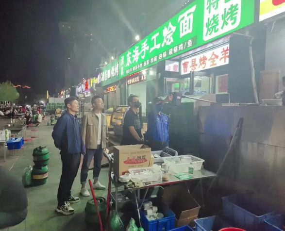 祥符區多部門聯動排查餐飲店鋪油煙污染
