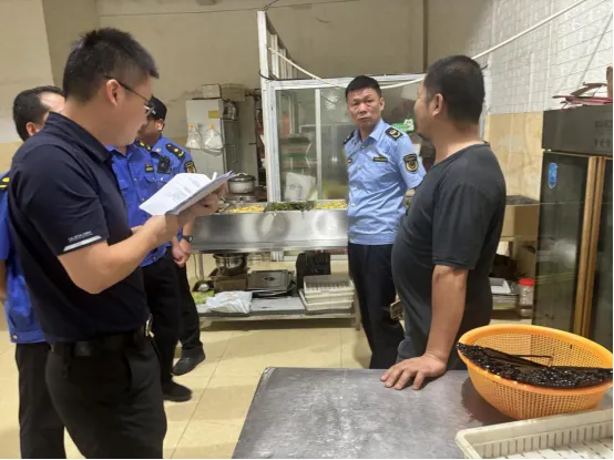 泉州市南安生態環境局開展餐飲油煙專項整治行動