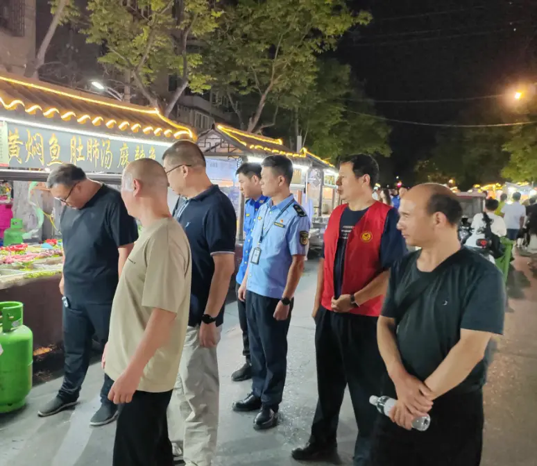 鼓樓區環委辦加強“端午”期間夜市餐油煙管控工作
