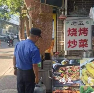 蓮湖區開展餐飲油煙專項整治
