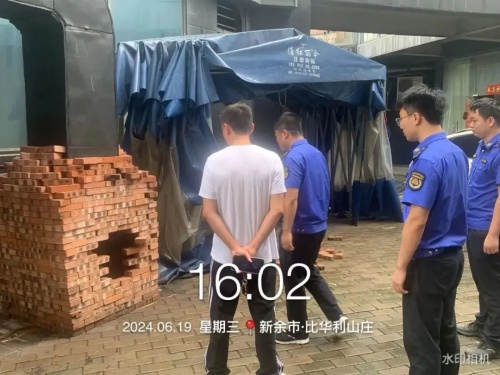 仰天崗辦事處開展沿街餐飲店油煙排放整治工作