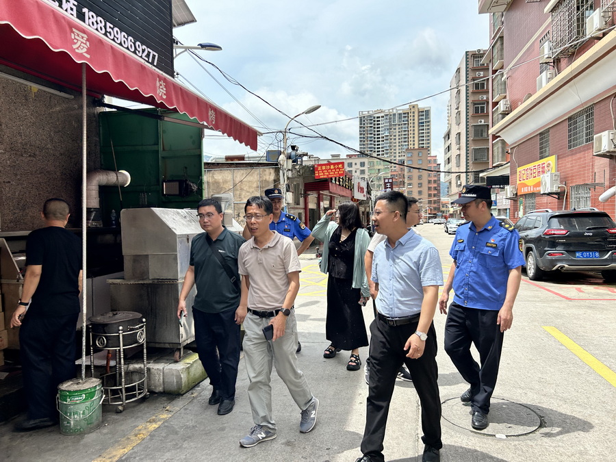 漳州市督導幫扶組來區開展餐飲油煙“點題整治”工作督導