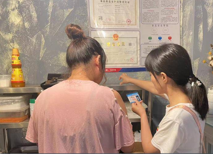 立業路社區多舉措開展大氣污染防治活動