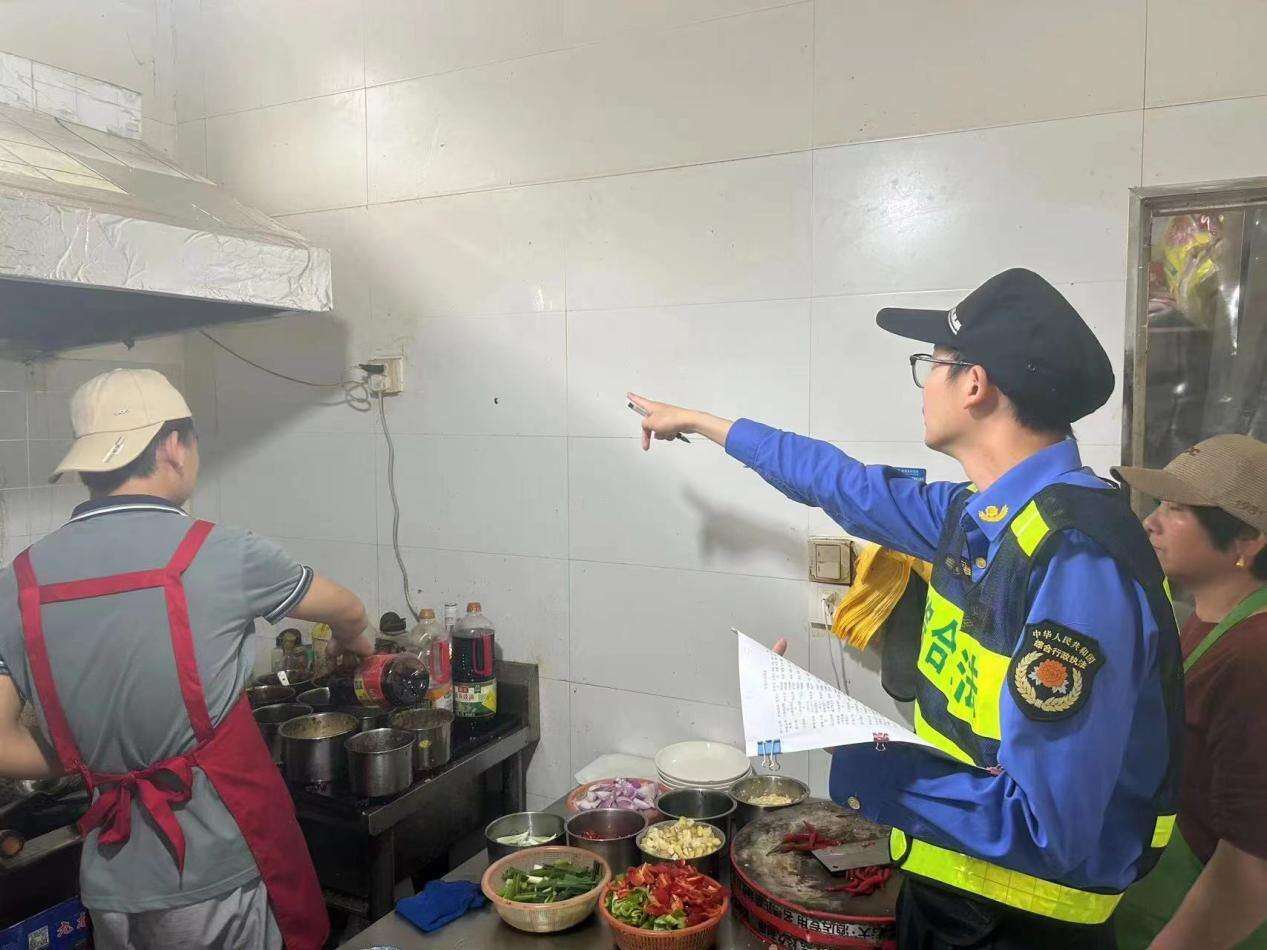 德清縣阜溪執法中隊多管齊下開展大氣污染防治集中行動