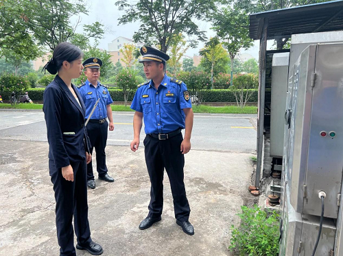 祥符區城市管理執法大隊嚴抓夏季餐飲油煙治理工作