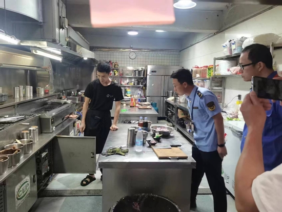 柘榮縣多部門聯合開展城市餐飲油煙污染整治聯合執法行動