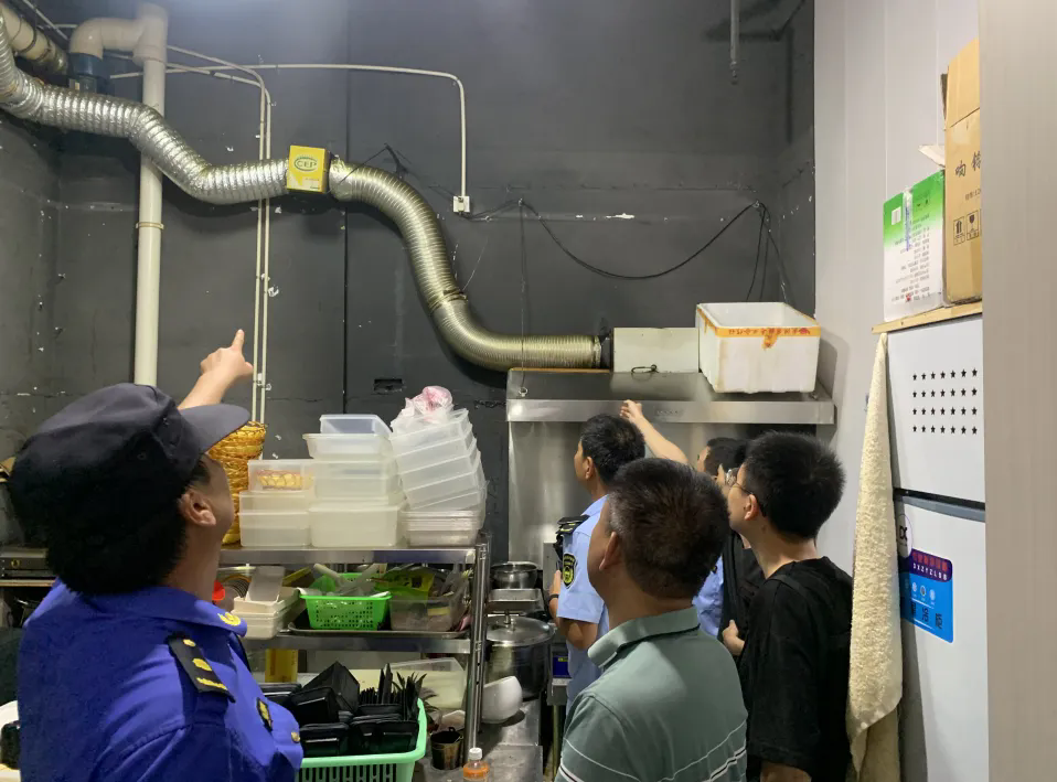 閩清縣多部門聯合開展餐飲油煙污染問題整治“回頭看”